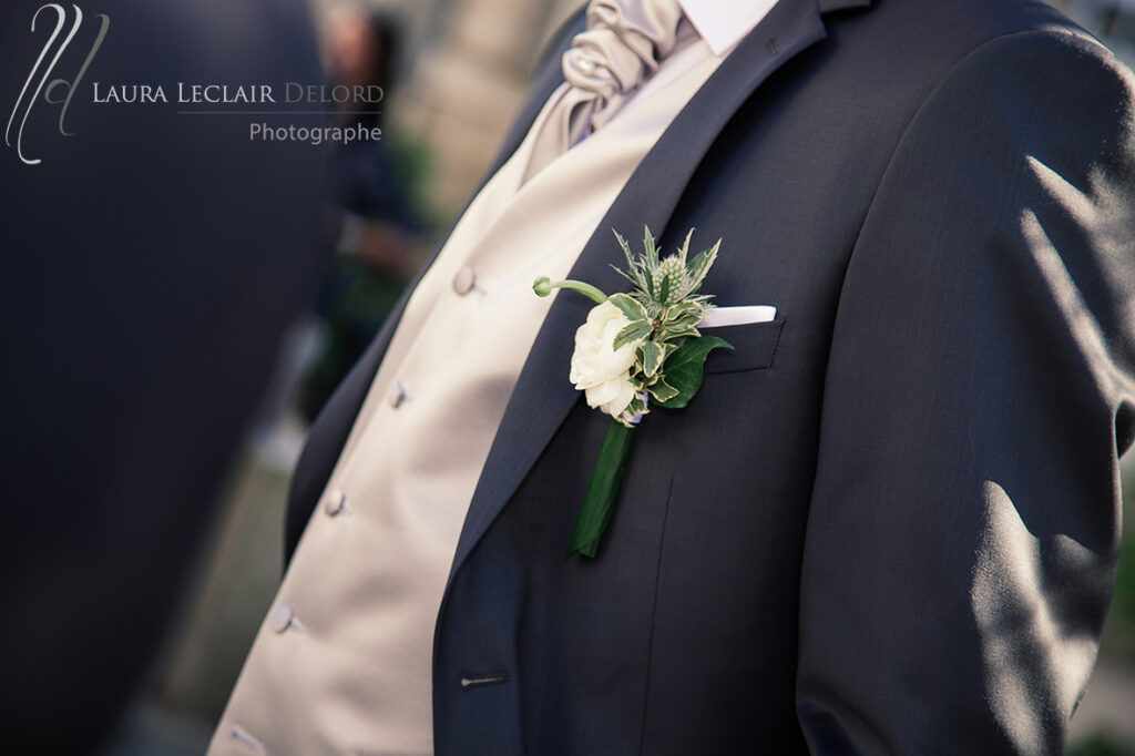 Laura Leclair boutonnière