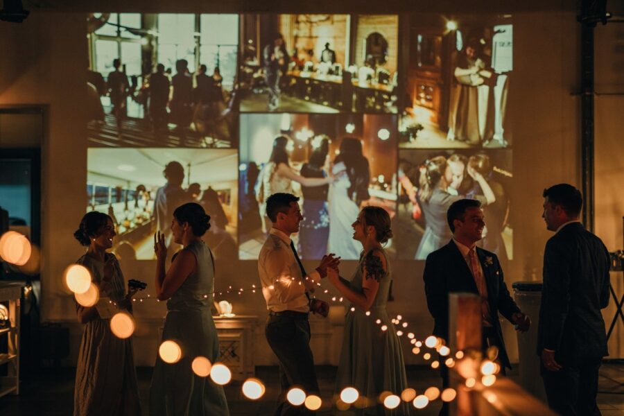 ecran qui projette les photos mariage